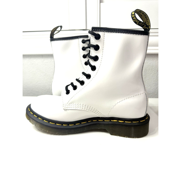 Dr. Martens 1460 Women’s White Patent Leather‎ 8-Eye Boots Size 6 US - Picture 6 of 9